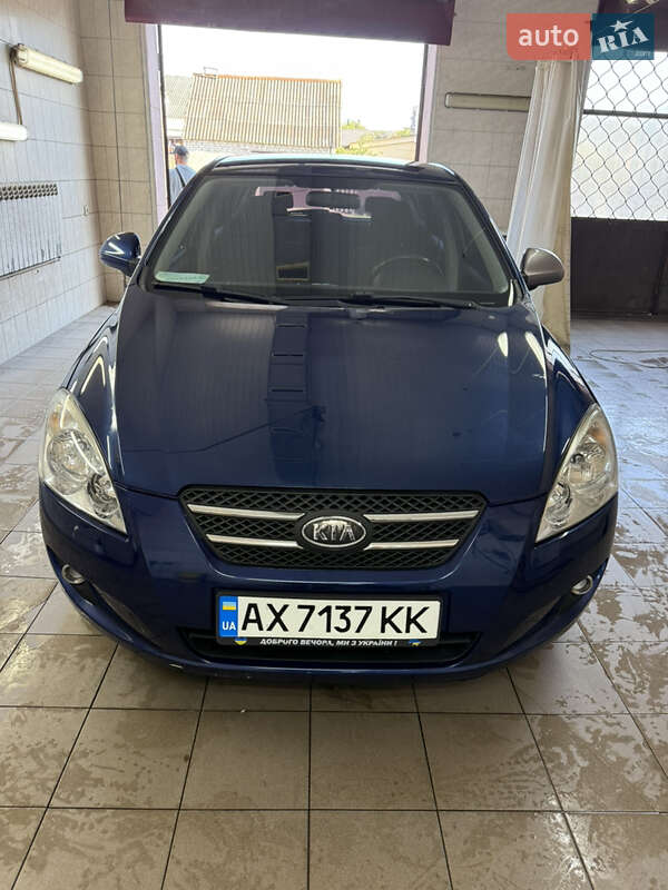 Хэтчбек Kia Ceed 2008 в Харькове