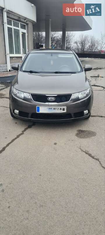 Седан Kia Cerato 2009 в Каменском Седан Kia Cerato 2009 в Каменском