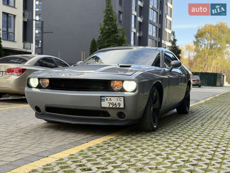 Купе Dodge Challenger 2013 в Ивано-Франковске