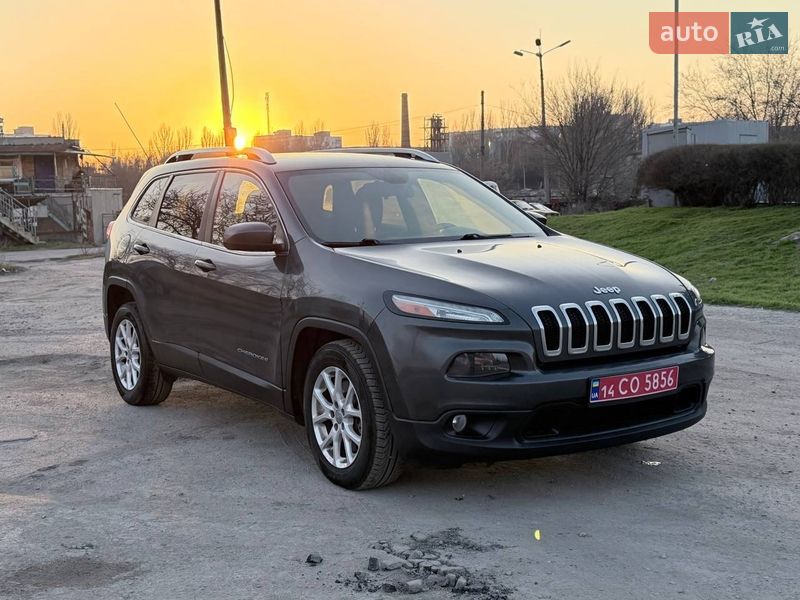 Внедорожник / Кроссовер Jeep Cherokee 2016 в Запорожье
