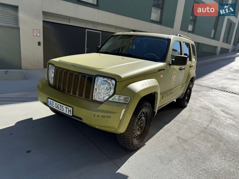 Внедорожник / Кроссовер Jeep Cherokee 2008 в Днепре