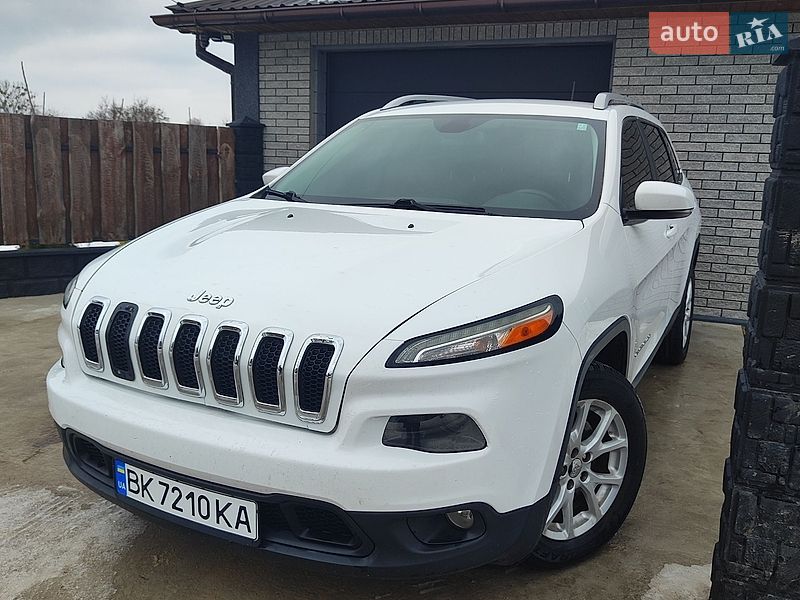 Внедорожник / Кроссовер Jeep Cherokee 2016 в Вараше