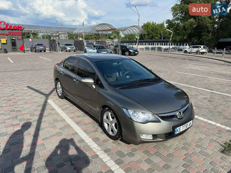 Седан Honda Civic 2008 в Днепре