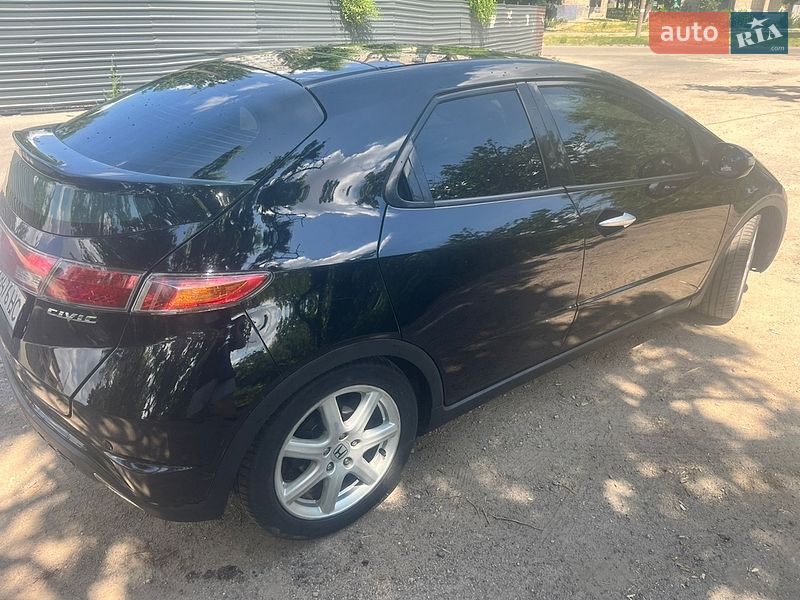 Хэтчбек Honda Civic 2008 в Запорожье