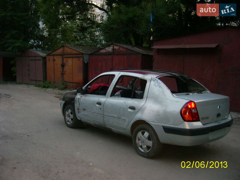 Седан Renault Clio Symbol 2002 в Днепре