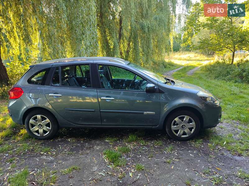 Универсал Renault Clio 2010 в Ровно