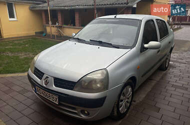 Хетчбек Renault Clio 2003 в Ужгороді Хетчбек Renault Clio 2003 в Ужгороді