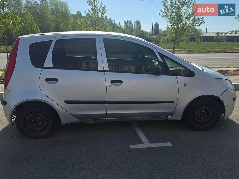 Хэтчбек Mitsubishi Colt 2006 в Чернигове Хэтчбек Mitsubishi Colt 2006 в Чернигове