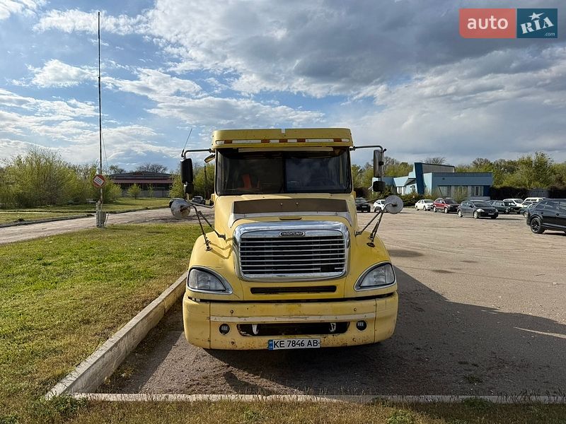 Платформа Freightliner Columbia 2003 в Днепре