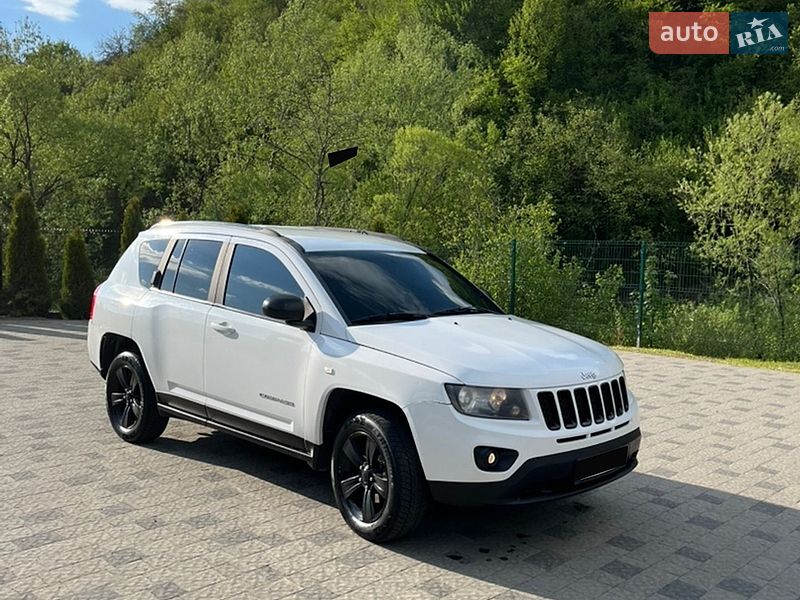 Внедорожник / Кроссовер Jeep Compass 2012 в Воловце