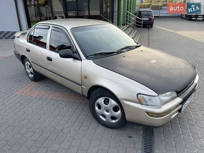 Седан Toyota Corolla 1995 в Тернополе