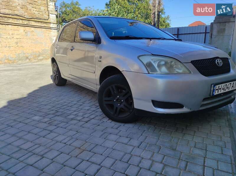 Хэтчбек Toyota Corolla 2003 в Одессе