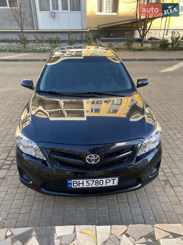Седан Toyota Corolla 2011 в Одесі