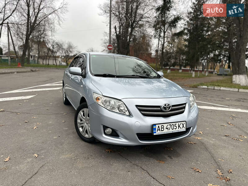 Седан Toyota Corolla 2008 в Виннице
