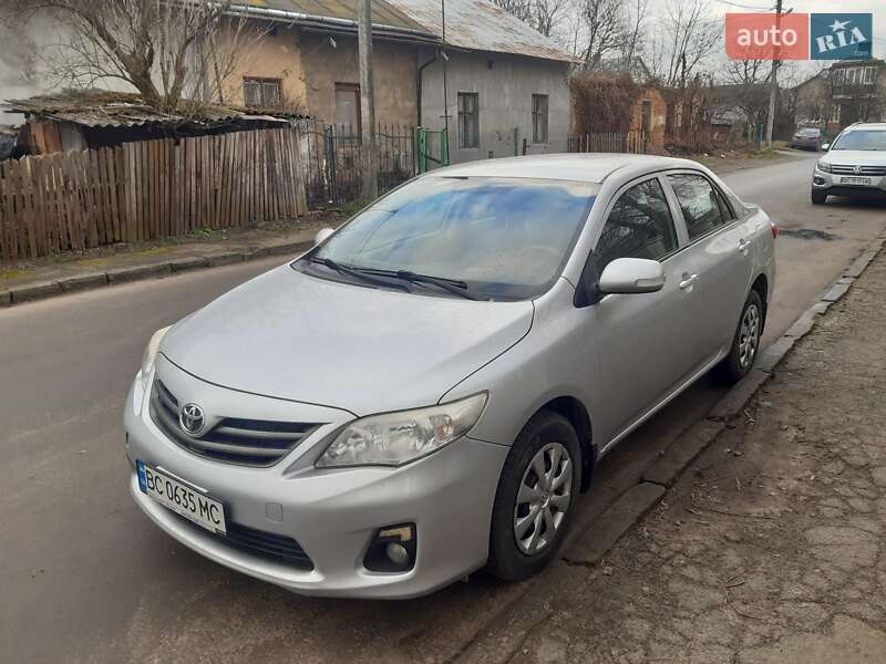 Седан Toyota Corolla 2010 в Ивано-Франково Седан Toyota Corolla 2010 в Ивано-Франково