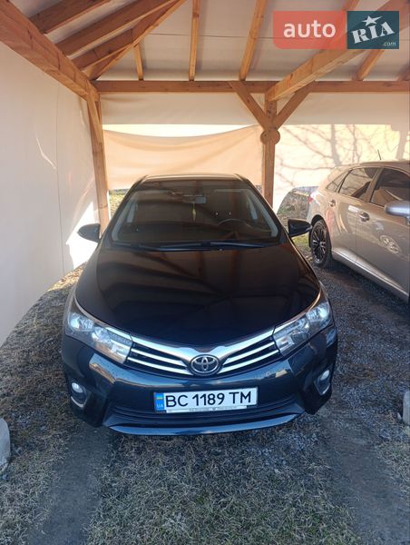 Седан Toyota Corolla 2013 в Рава-Русской