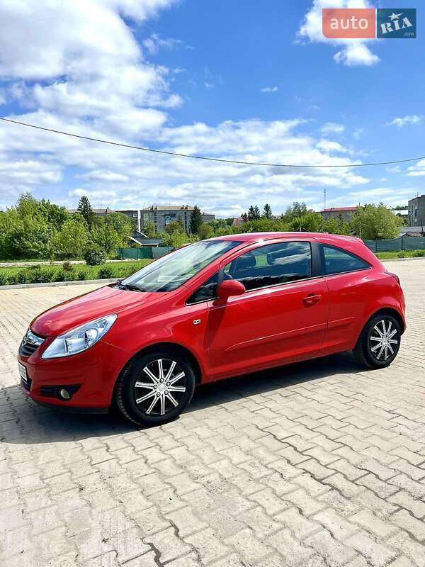 Хэтчбек Opel Corsa 2006 в Лановцах