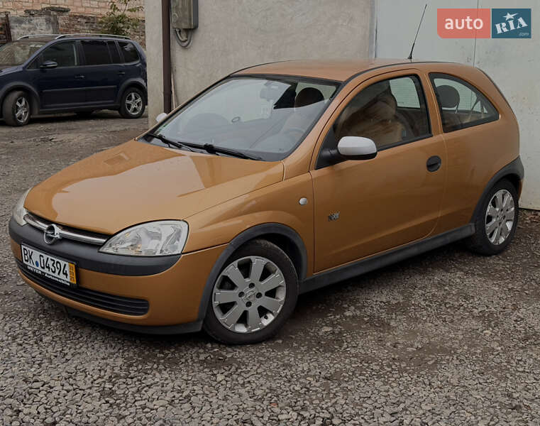 Хэтчбек Opel Corsa 2003 в Дрогобыче