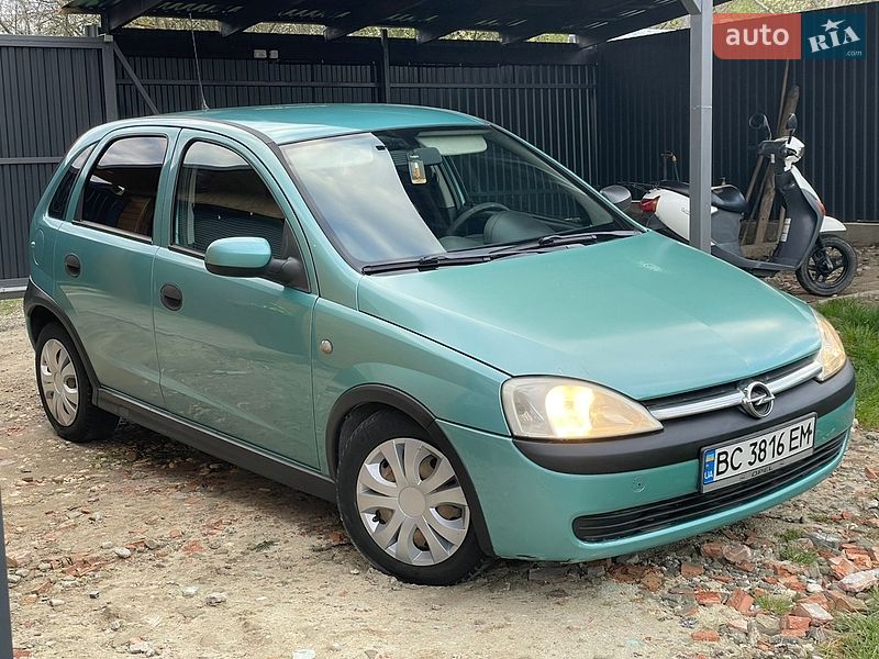 Хэтчбек Opel Corsa 2003 в Трускавце