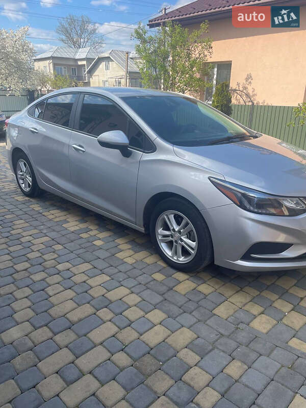 Седан Chevrolet Cruze 2016 в Ивано-Франковске