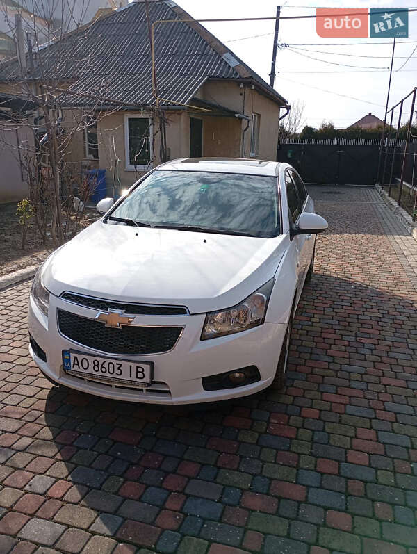 Седан Chevrolet Cruze 2012 в Мукачево Седан Chevrolet Cruze 2012 в Мукачево