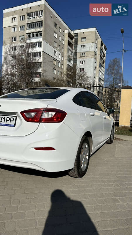 Седан Chevrolet Cruze 2018 в Львове