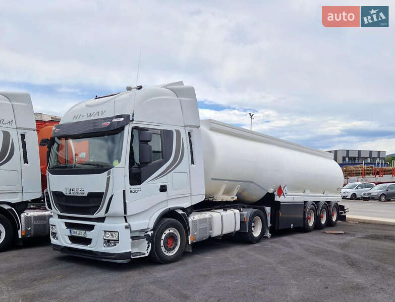 Цистерна полуприцеп Fluid CSP 2007 в Черновцах