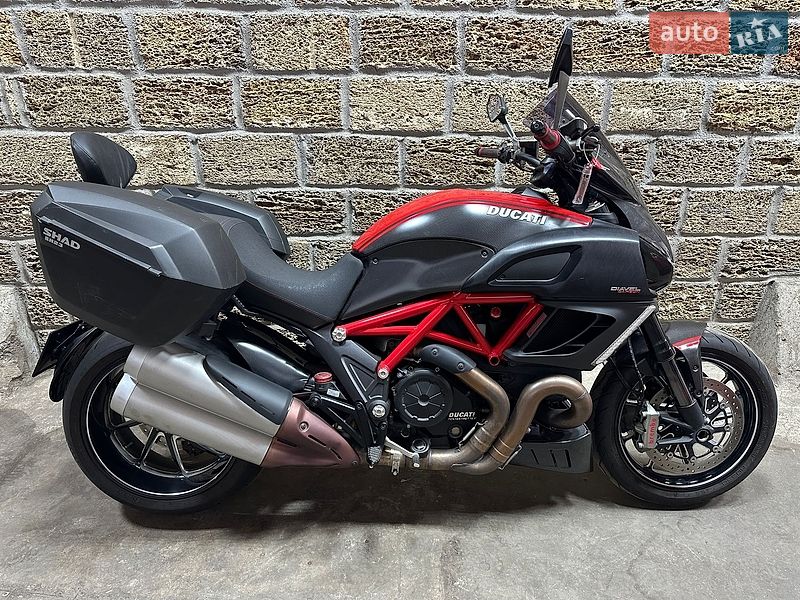 Мотоцикл Без обтекателей (Naked bike) Ducati Diavel 1200 Carbon 2011 в Одессе