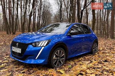 Хэтчбек Peugeot e-208 2020 в Ромнах