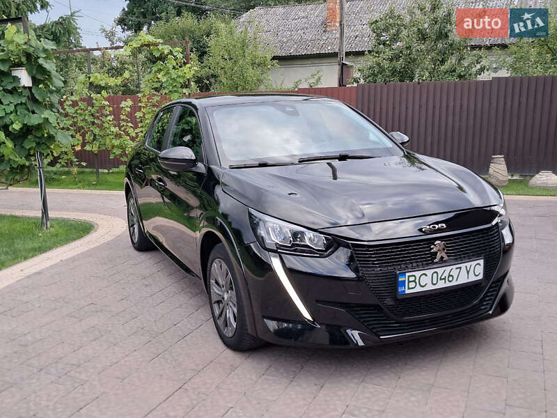 Хэтчбек Peugeot e-208 2023 в Самборе