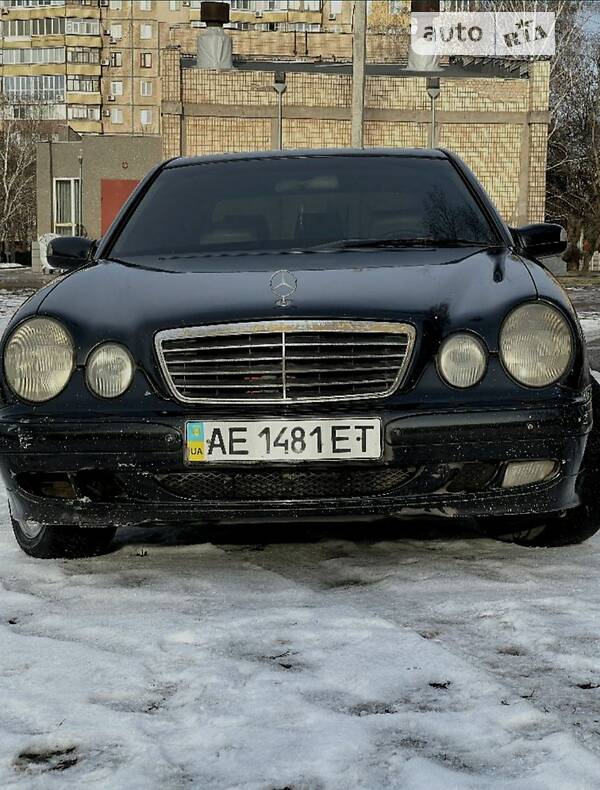 Седан Mercedes-Benz E-Class 2001 в Кривом Роге