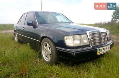 Седан Mercedes-Benz E-Class 1993 в Хмельницком