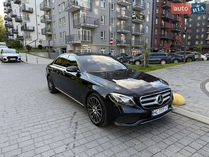 Седан Mercedes-Benz E-Class 2016 в Львове