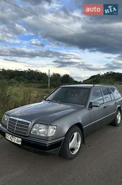 Универсал Mercedes-Benz E-Class 1990 в Долине Универсал Mercedes-Benz E-Class 1990 в Долине