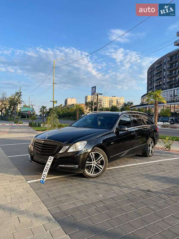 Универсал Mercedes-Benz E-Class 2011 в Ужгороде