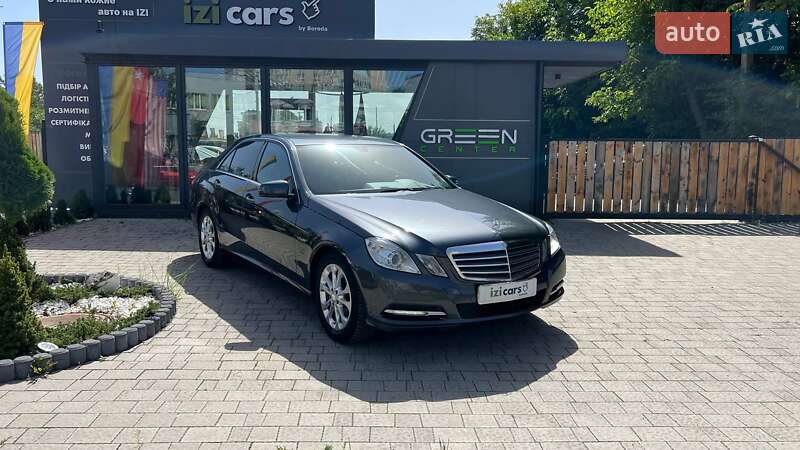 Седан Mercedes-Benz E-Class 2012 в Львове