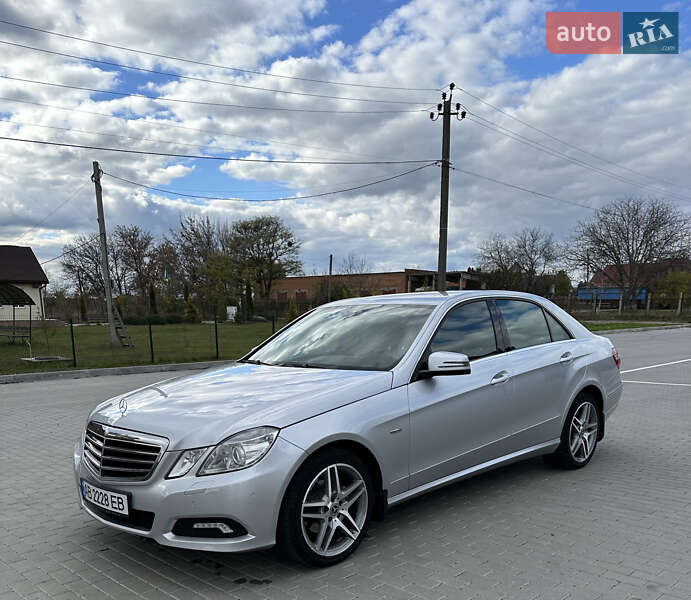 Седан Mercedes-Benz E-Class 2010 в Бершади