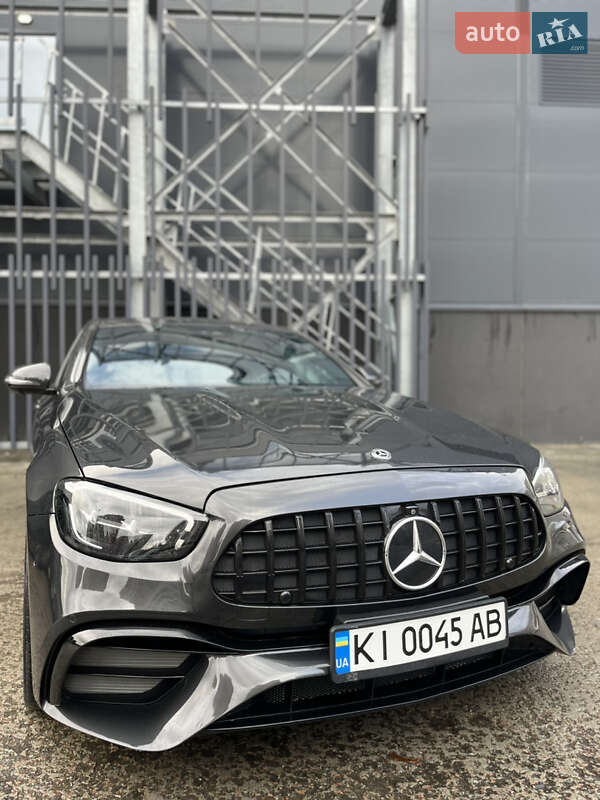 Седан Mercedes-Benz E-Class 2022 в Киеве