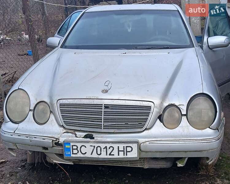 Седан Mercedes-Benz E-Class 2001 в Львове Седан Mercedes-Benz E-Class 2001 в Львове