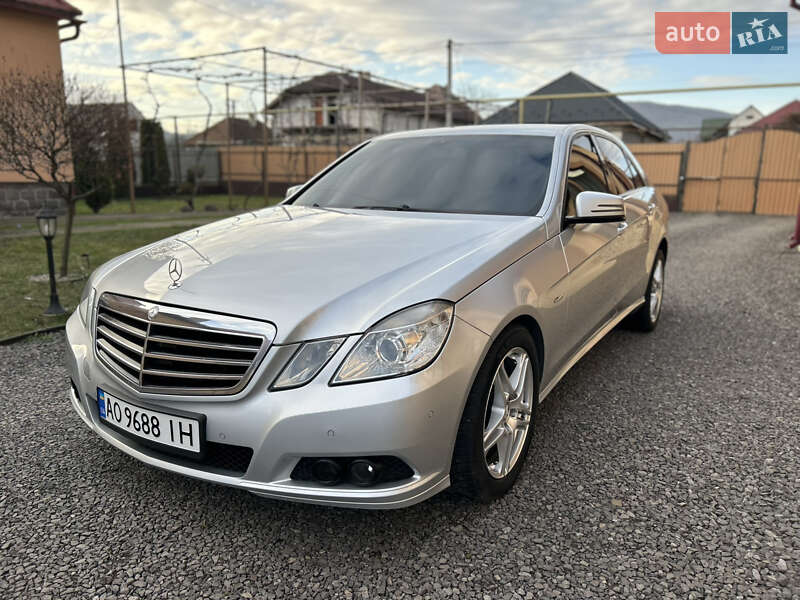 Седан Mercedes-Benz E-Class 2009 в Мукачево