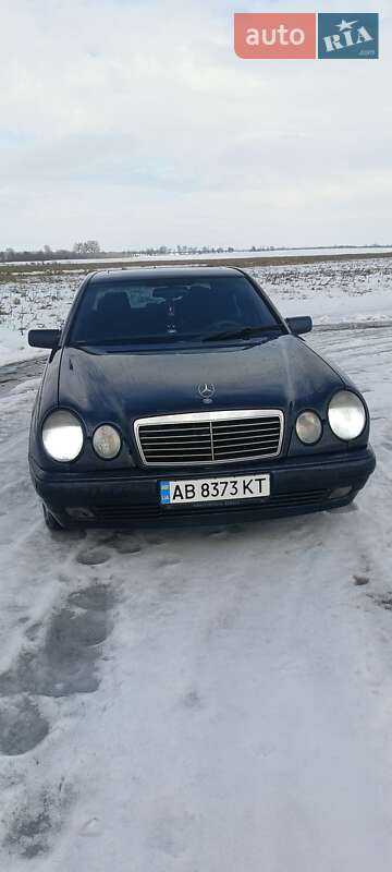 Седан Mercedes-Benz E-Class 1997 в Виннице