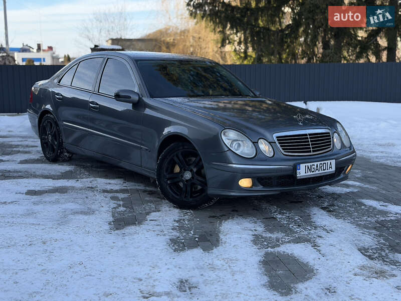 Седан Mercedes-Benz E-Class 2003 в Кременце Седан Mercedes-Benz E-Class 2003 в Кременце