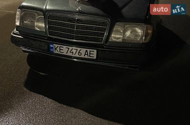 Седан Mercedes-Benz E-Class 1992 в Хотове