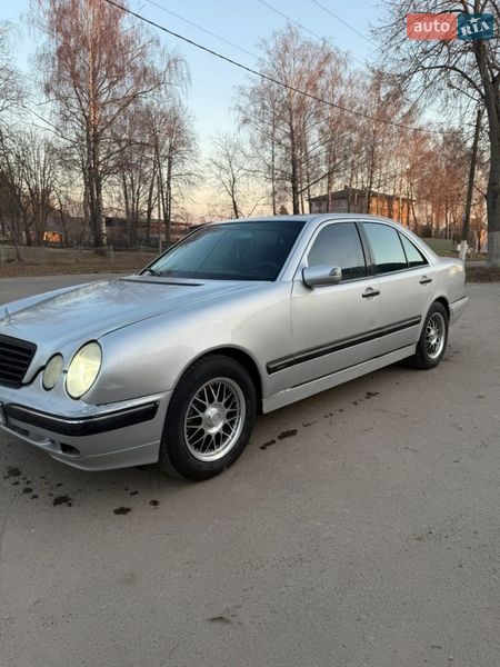 Седан Mercedes-Benz E-Class 1998 в Млинове
