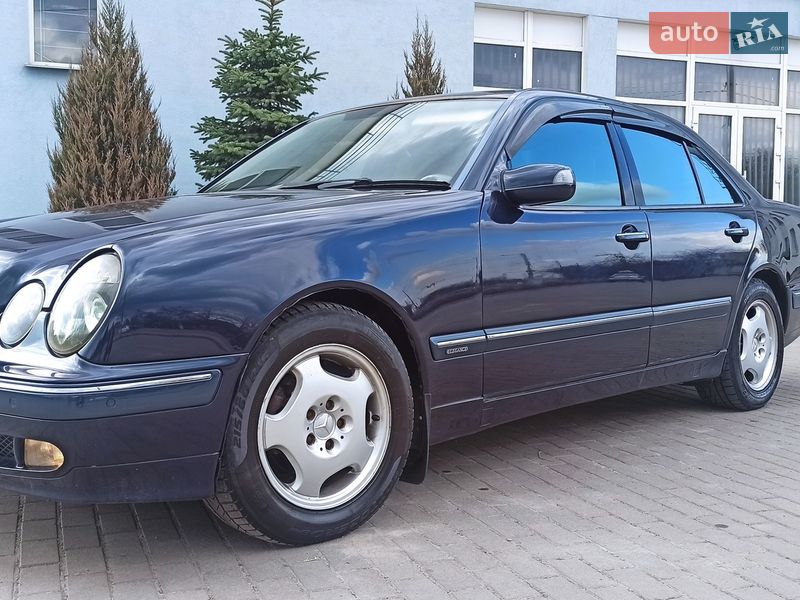 Седан Mercedes-Benz E-Class 2001 в Житомире