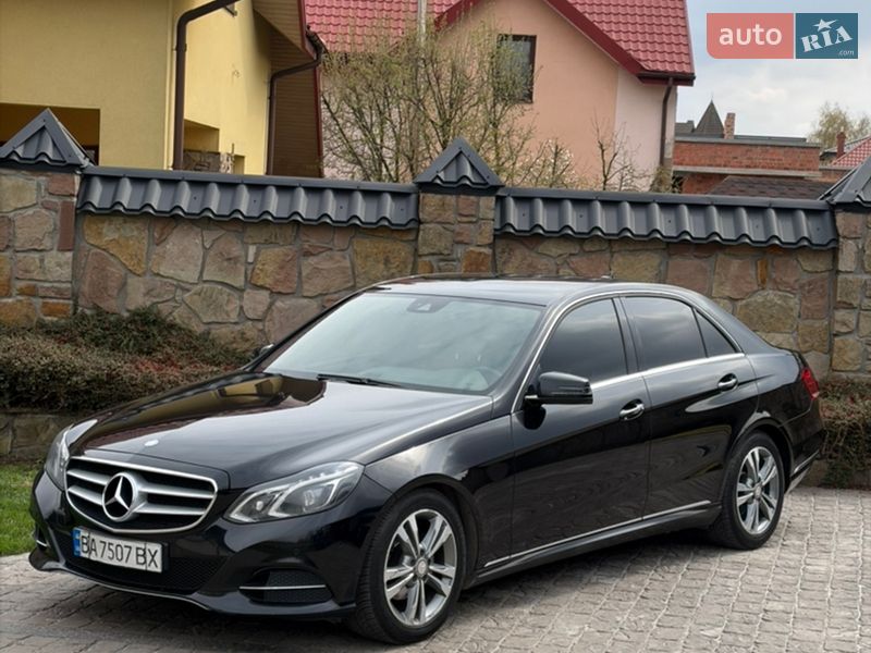 Седан Mercedes-Benz E-Class 2013 в Львове