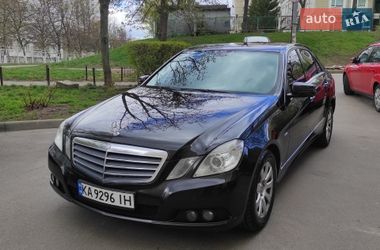 Седан Mercedes-Benz E-Class 2010 в Киеве
