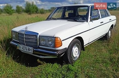 Седан Mercedes-Benz E-Class 1980 в Полтаві