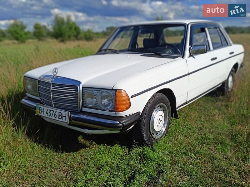Седан Mercedes-Benz E-Class 1980 в Полтаве