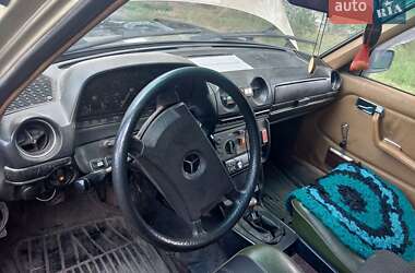 Седан Mercedes-Benz E-Class 1980 в Конотопе